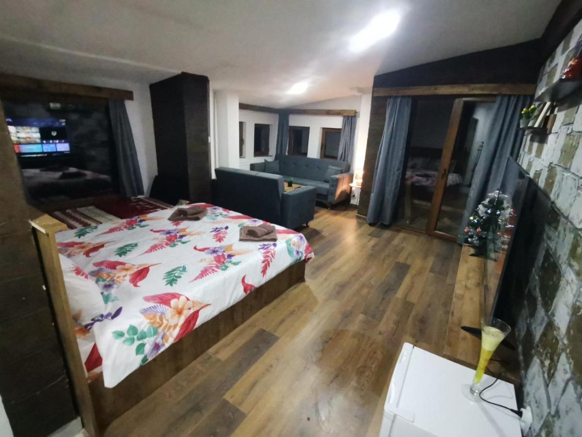 Villa Ana-Mavrovo Exteriör bild
